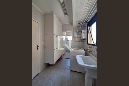 Apartamento à venda com 140m², 3 quartos e 3 vagas Apartamento à venda com 140m², 3 quartos e 3 vagasÁrea de Serviço