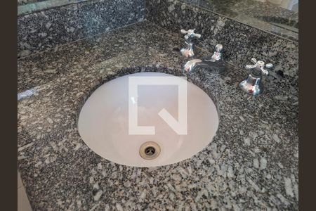 Apartamento à venda com 140m², 3 quartos e 3 vagas Apartamento à venda com 140m², 3 quartos e 3 vagasBanheiro Quarto 1