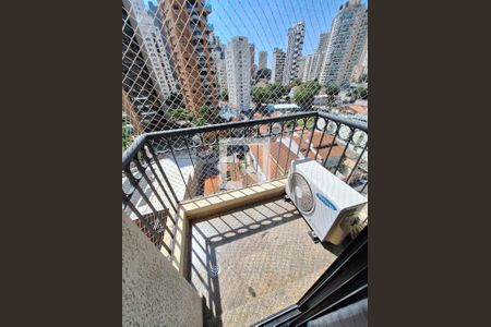 Apartamento à venda com 140m², 3 quartos e 3 vagas Apartamento à venda com 140m², 3 quartos e 3 vagasSacada Quarto 3
