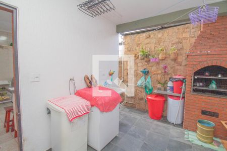 Casa à venda com 135m², 3 quartos e 2 vagas Casa à venda com 135m², 3 quartos e 2 vagasÁrea de serviço