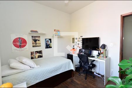 Casa à venda com 364m², 4 quartos e 3 vagas Casa à venda com 364m², 4 quartos e 3 vagasQuarto 3