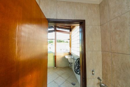 Casa à venda com 400m², 3 quartos e 8 vagas Casa à venda com 400m², 3 quartos e 8 vagasBanheiro 2