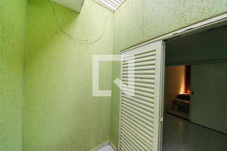 Casa à venda com 400m², 3 quartos e 8 vagas Casa à venda com 400m², 3 quartos e 8 vagasÁrea externa Quarto 2