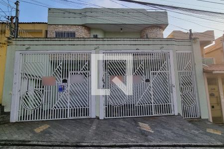 Casa à venda com 400m², 3 quartos e 8 vagas Casa à venda com 400m², 3 quartos e 8 vagasFachada