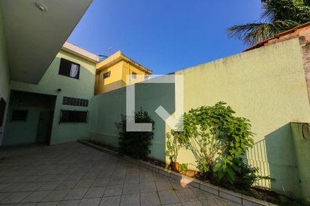 Casa à venda com 400m², 3 quartos e 8 vagas Casa à venda com 400m², 3 quartos e 8 vagasÁrea externa / Casas (Fechadas)