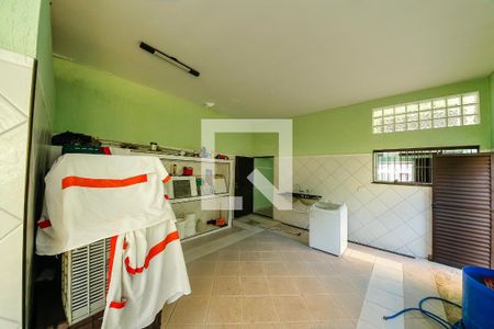 Casa à venda com 400m², 3 quartos e 8 vagas Casa à venda com 400m², 3 quartos e 8 vagasÁrea de Serviço