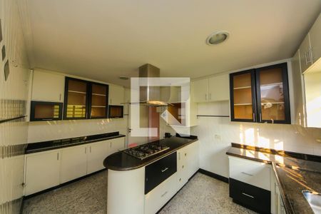 Casa à venda com 400m², 3 quartos e 8 vagas Casa à venda com 400m², 3 quartos e 8 vagasCozinha