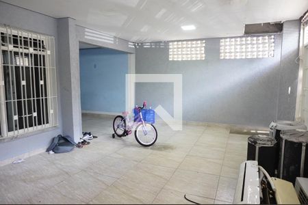 Casa à venda com 270m², 3 quartos e 3 vagasGaragem