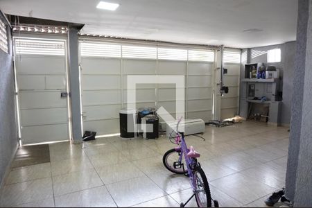 Casa à venda com 270m², 3 quartos e 3 vagasGaragem