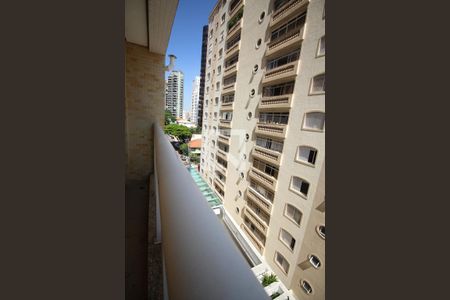 Apartamento à venda com 224m², 4 quartos e 4 vagas Apartamento à venda com 224m², 4 quartos e 4 vagasVaranda 1