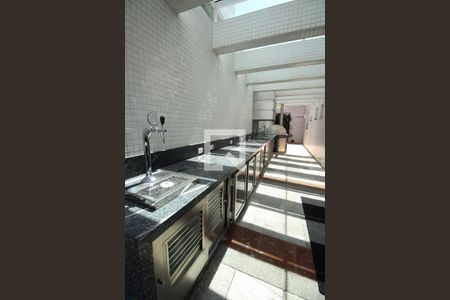 Apartamento à venda com 224m², 4 quartos e 4 vagas Apartamento à venda com 224m², 4 quartos e 4 vagasÁrea comum - Churrasqueira