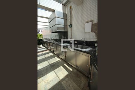 Apartamento à venda com 224m², 4 quartos e 4 vagas Apartamento à venda com 224m², 4 quartos e 4 vagasÁrea comum - Churrasqueira