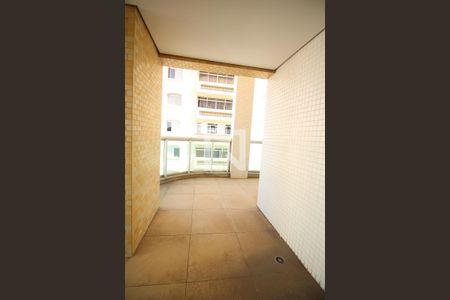 Apartamento à venda com 224m², 4 quartos e 4 vagas Apartamento à venda com 224m², 4 quartos e 4 vagasVaranda gourmet
