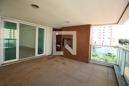 Apartamento à venda com 224m², 4 quartos e 4 vagas Apartamento à venda com 224m², 4 quartos e 4 vagasVaranda gourmet