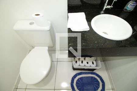 Casa de condomínio à venda com 172m², 3 quartos e 2 vagas Casa de condomínio à venda com 172m², 3 quartos e 2 vagasBanheiro