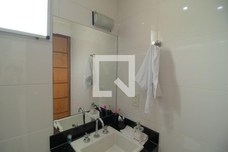 Casa de condomínio à venda com 172m², 3 quartos e 2 vagas Casa de condomínio à venda com 172m², 3 quartos e 2 vagasBanheiro