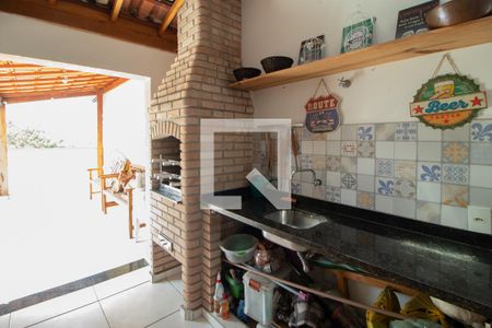 Casa de condomínio à venda com 172m², 3 quartos e 2 vagas Casa de condomínio à venda com 172m², 3 quartos e 2 vagasChurrasqueira