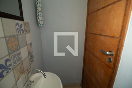 Casa de condomínio à venda com 172m², 3 quartos e 2 vagas Casa de condomínio à venda com 172m², 3 quartos e 2 vagasBanheiro