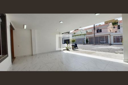 Casa à venda com 370m², 3 quartos e 3 vagas Casa à venda com 370m², 3 quartos e 3 vagasGaragem