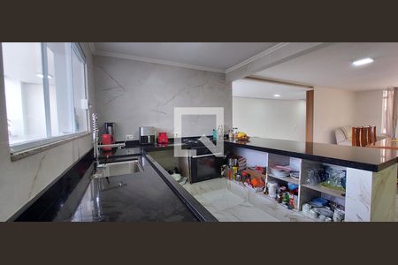 Casa à venda com 370m², 3 quartos e 3 vagas Casa à venda com 370m², 3 quartos e 3 vagasCozinha