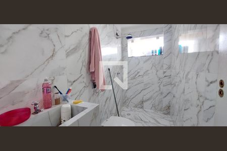 Casa à venda com 370m², 3 quartos e 3 vagas Casa à venda com 370m², 3 quartos e 3 vagasCasa 02 - Banheiro