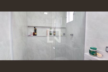 Casa à venda com 370m², 3 quartos e 3 vagas Casa à venda com 370m², 3 quartos e 3 vagasBanheiro Quarto 1 suíte