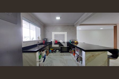 Casa à venda com 370m², 3 quartos e 3 vagas Casa à venda com 370m², 3 quartos e 3 vagasCozinha