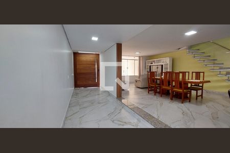 Casa à venda com 370m², 3 quartos e 3 vagas Casa à venda com 370m², 3 quartos e 3 vagasHall de entrada