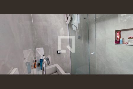 Casa à venda com 370m², 3 quartos e 3 vagas Casa à venda com 370m², 3 quartos e 3 vagasBanheiro Quarto 2 suíte