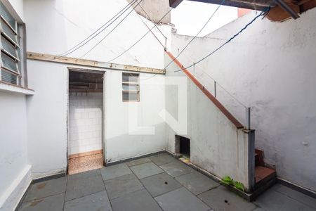 Casa à venda com 218m², 3 quartos e 3 vagas Casa à venda com 218m², 3 quartos e 3 vagasQuintal