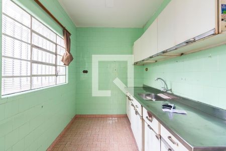 Casa à venda com 218m², 3 quartos e 3 vagas Casa à venda com 218m², 3 quartos e 3 vagasCozinha