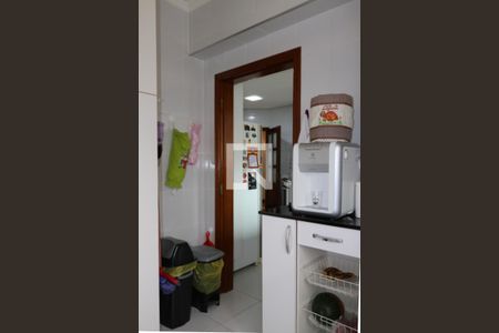 Apartamento à venda com 168m², 3 quartos e 2 vagas Apartamento à venda com 168m², 3 quartos e 2 vagasÁrea de Serviço