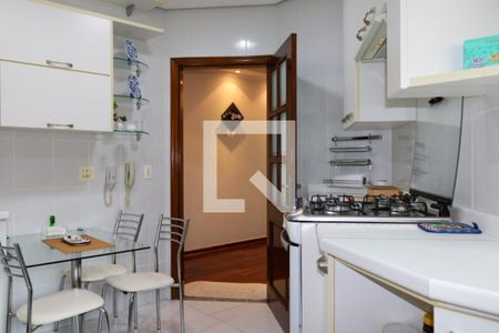 Apartamento à venda com 168m², 3 quartos e 2 vagas Apartamento à venda com 168m², 3 quartos e 2 vagasCozinha