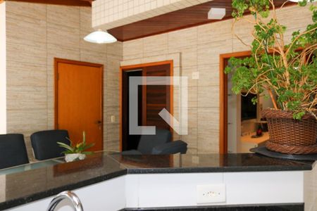 Apartamento à venda com 168m², 3 quartos e 2 vagas Apartamento à venda com 168m², 3 quartos e 2 vagasVaranda Gourmet