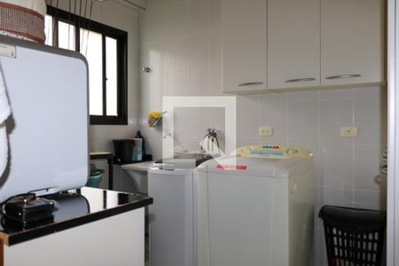 Apartamento à venda com 168m², 3 quartos e 2 vagas Apartamento à venda com 168m², 3 quartos e 2 vagasÁrea de Serviço