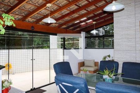 Apartamento à venda com 168m², 3 quartos e 2 vagas Apartamento à venda com 168m², 3 quartos e 2 vagasVaranda Gourmet