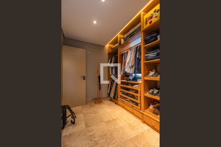 Casa de condomínio à venda com 806m², 4 quartos e 6 vagasCloset 1 da Suíte 3