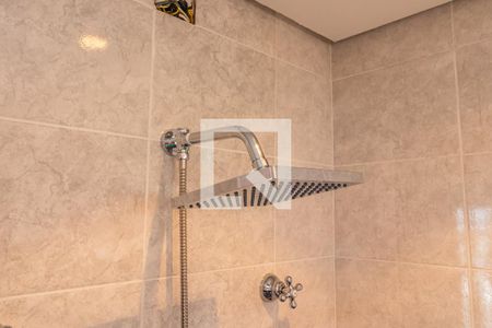 Casa de condomínio à venda com 806m², 4 quartos e 6 vagasBanheiro 2 da Suíte 3