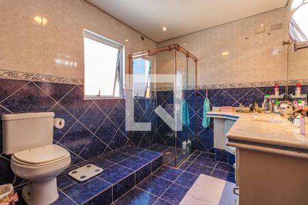 Casa de condomínio à venda com 806m², 4 quartos e 6 vagasBanheiro 2 da Suíte 3