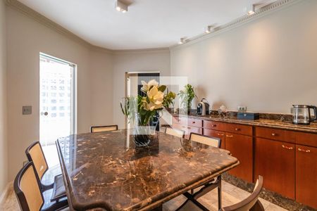 Casa de condomínio à venda com 806m², 4 quartos e 6 vagasCopa