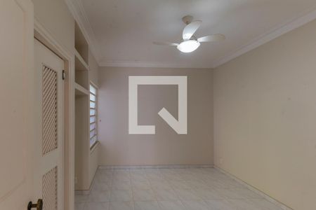 Casa à venda com 317m², 4 quartos e 4 vagas Casa à venda com 317m², 4 quartos e 4 vagasCopa