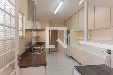 Casa à venda com 317m², 4 quartos e 4 vagas Casa à venda com 317m², 4 quartos e 4 vagasCozinha