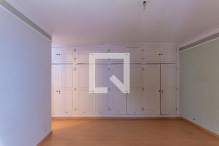 Casa à venda com 317m², 4 quartos e 4 vagas Casa à venda com 317m², 4 quartos e 4 vagasSuíte 1