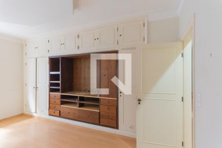 Casa à venda com 317m², 4 quartos e 4 vagas Casa à venda com 317m², 4 quartos e 4 vagasQuarto 1