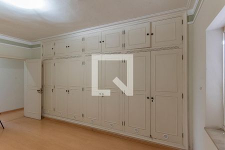 Casa à venda com 317m², 4 quartos e 4 vagas Casa à venda com 317m², 4 quartos e 4 vagasQuarto 2