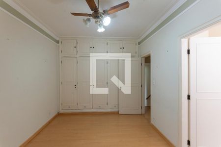Casa à venda com 317m², 4 quartos e 4 vagas Casa à venda com 317m², 4 quartos e 4 vagasSuíte 2