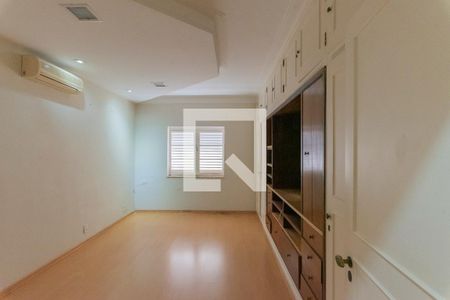 Casa à venda com 317m², 4 quartos e 4 vagas Casa à venda com 317m², 4 quartos e 4 vagasQuarto 1