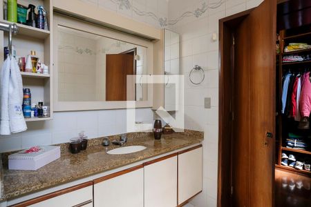 Casa à venda com 360m², 4 quartos e 3 vagasBanheiro da suíte 1