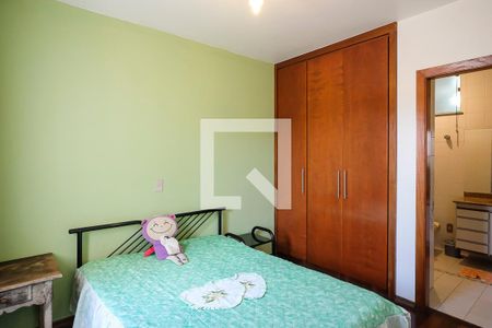 Casa à venda com 360m², 4 quartos e 3 vagasSuíte 2