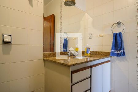 Casa à venda com 360m², 4 quartos e 3 vagasBanheiro da suíte 2